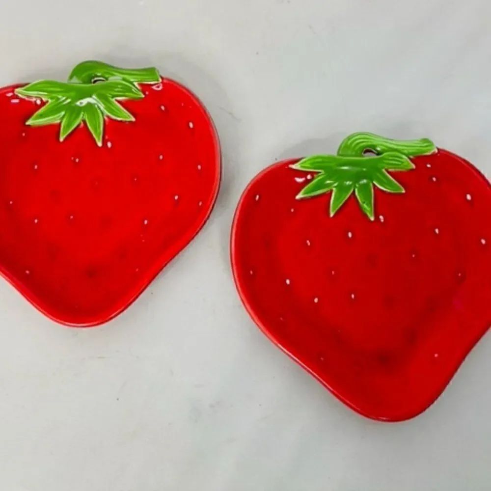 2 Vintage 60s Rosenthal Netter 6” Ceramic Red Strawberry Shaped Trivet Dish Japa